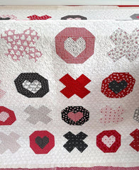 XOXO Hold Me Quilt Kit