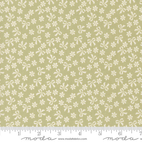 Handmade Sweetness Pear Bows & Daisies Yardage by Heather Briggs for Moda Fabrics